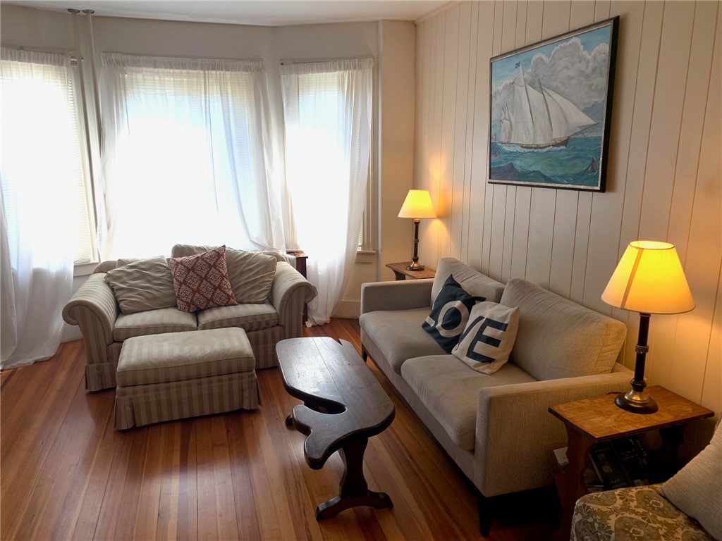 65 Roseneath Avenue 1/2
