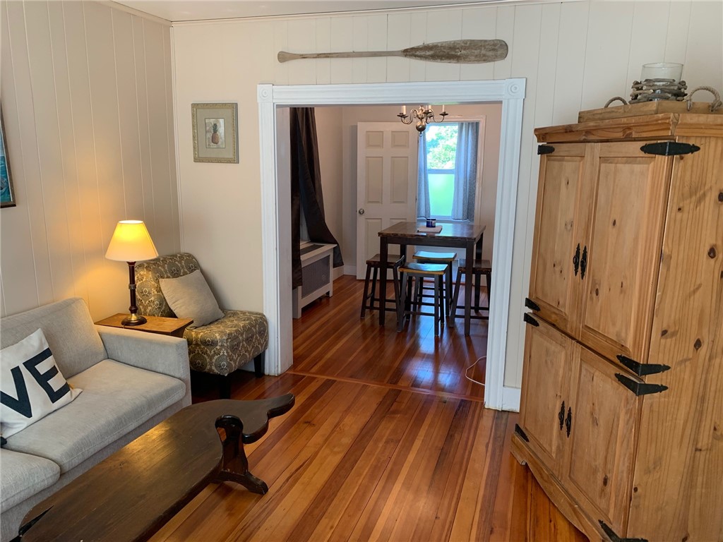 65 Roseneath Avenue 1/2