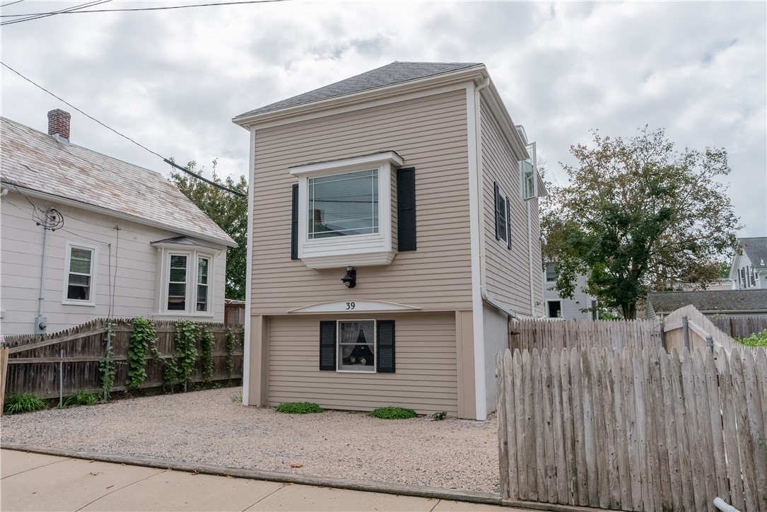 39 Simmons Street