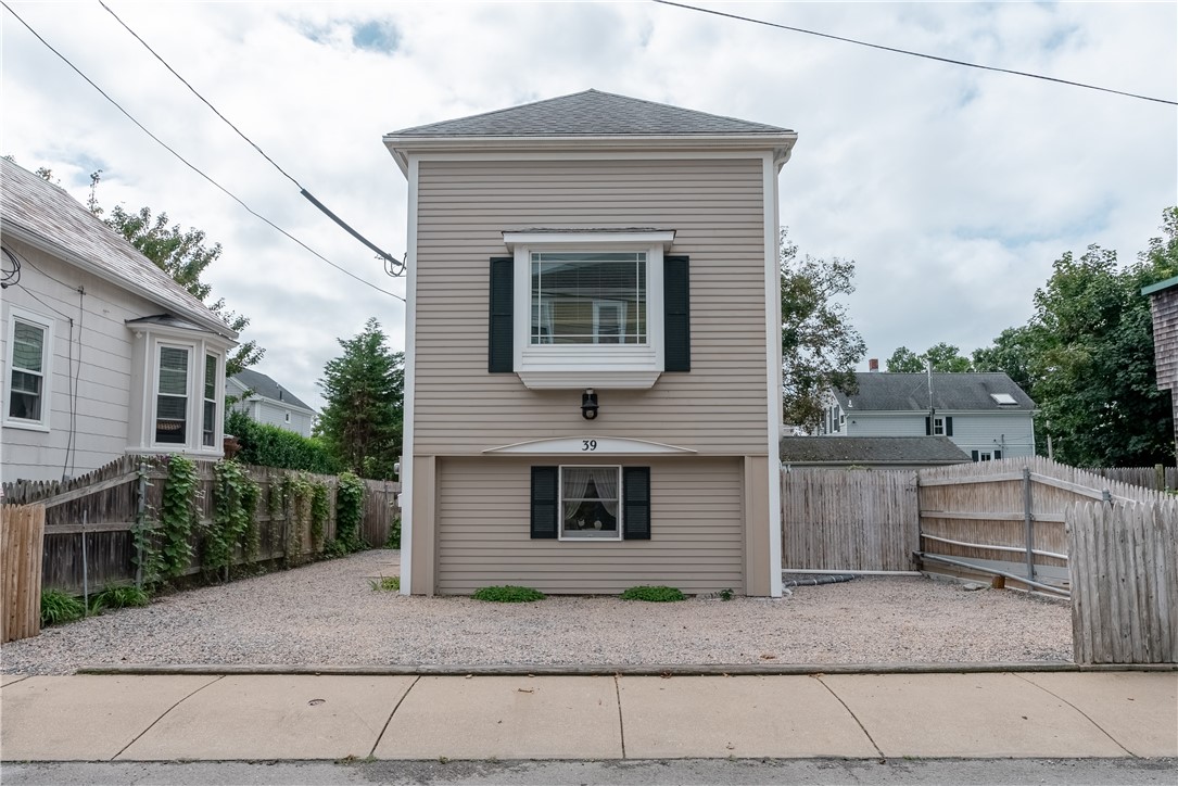 39 Simmons Street