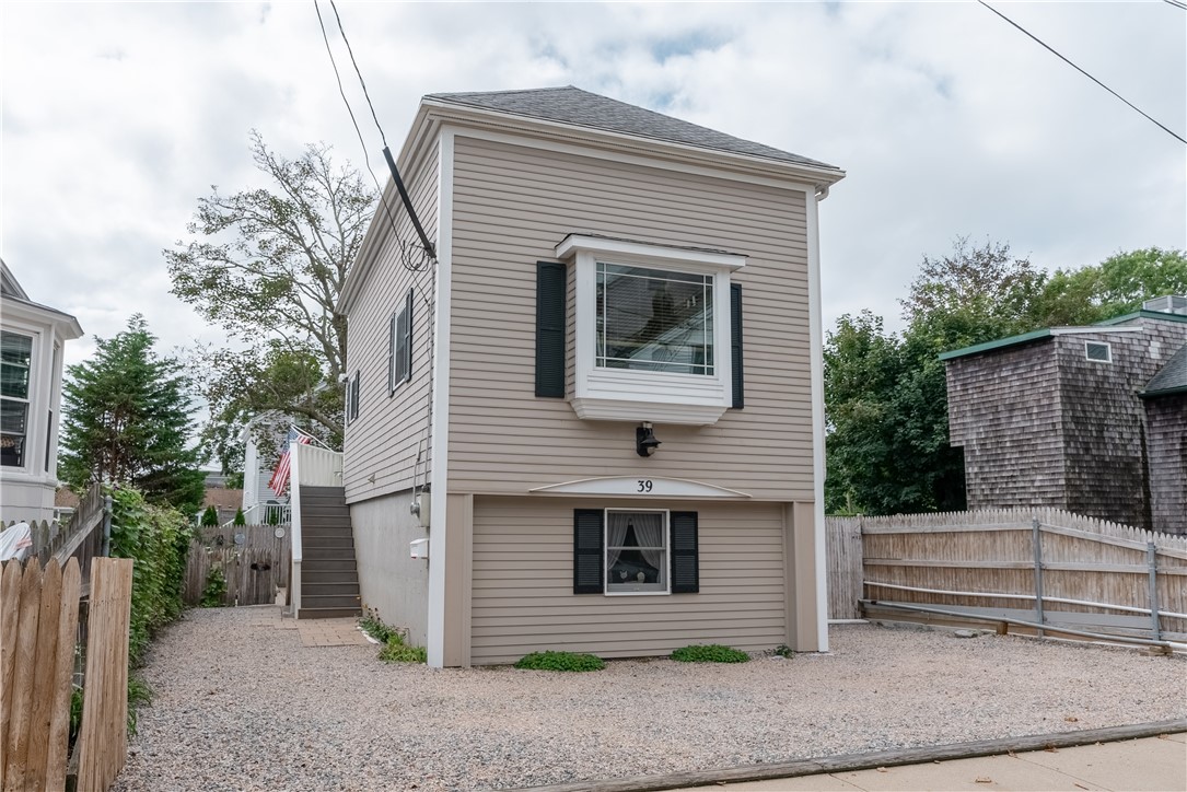 39 Simmons Street