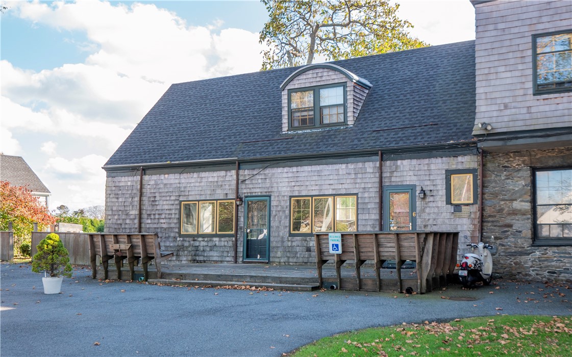 438 Wolcott Avenue 7