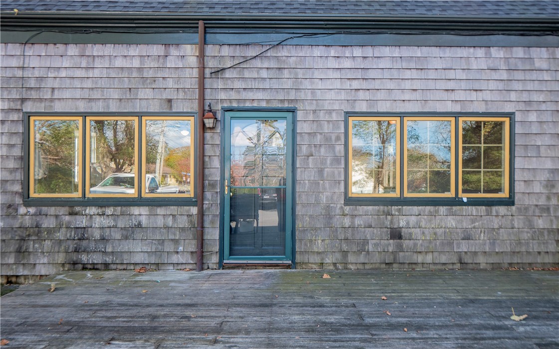 438 Wolcott Avenue 7