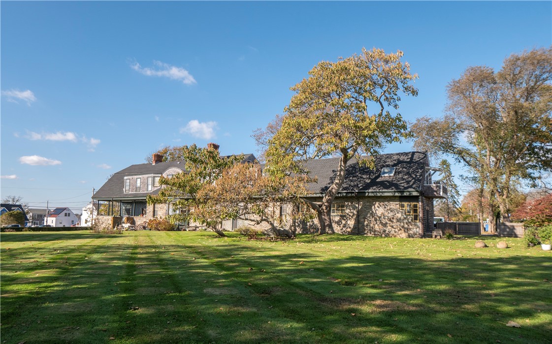 438 Wolcott Avenue 7