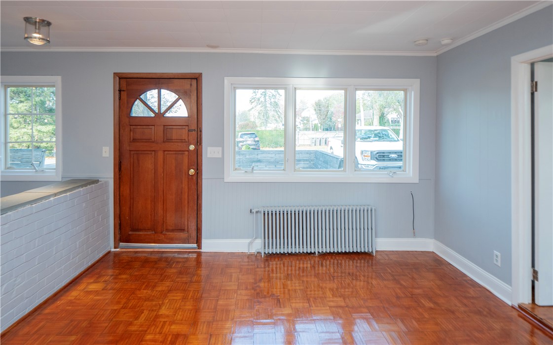 438 Wolcott Avenue 7