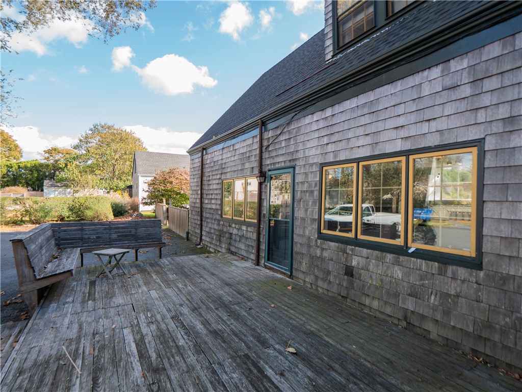 438 Wolcott Avenue 7