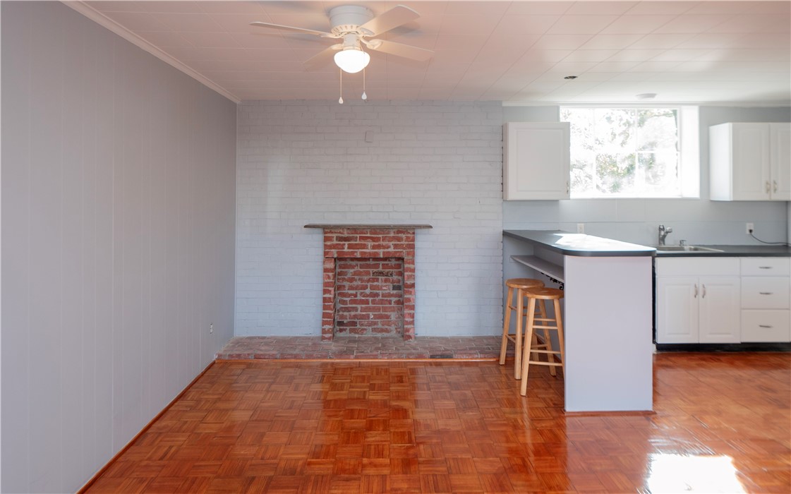 438 Wolcott Avenue 7