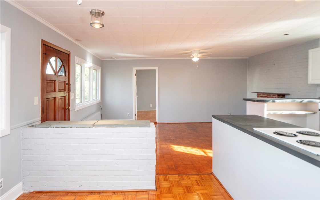 438 Wolcott Avenue 7