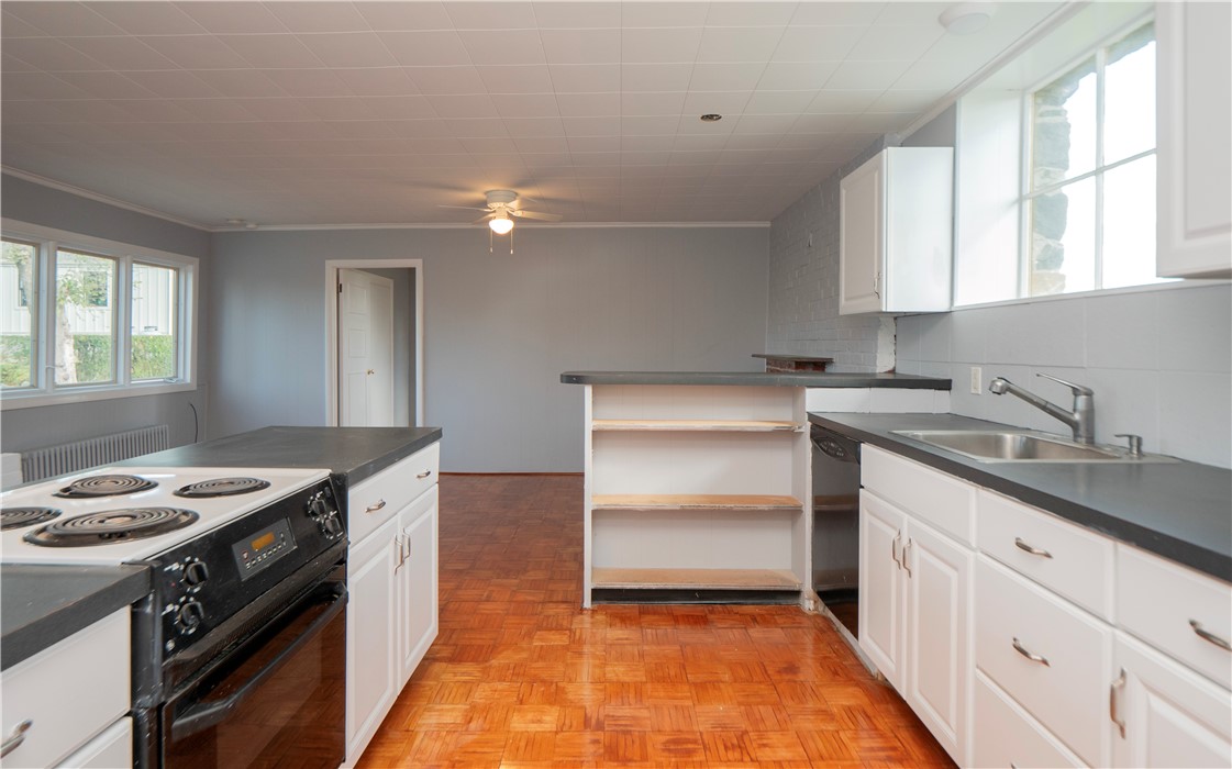 438 Wolcott Avenue 7