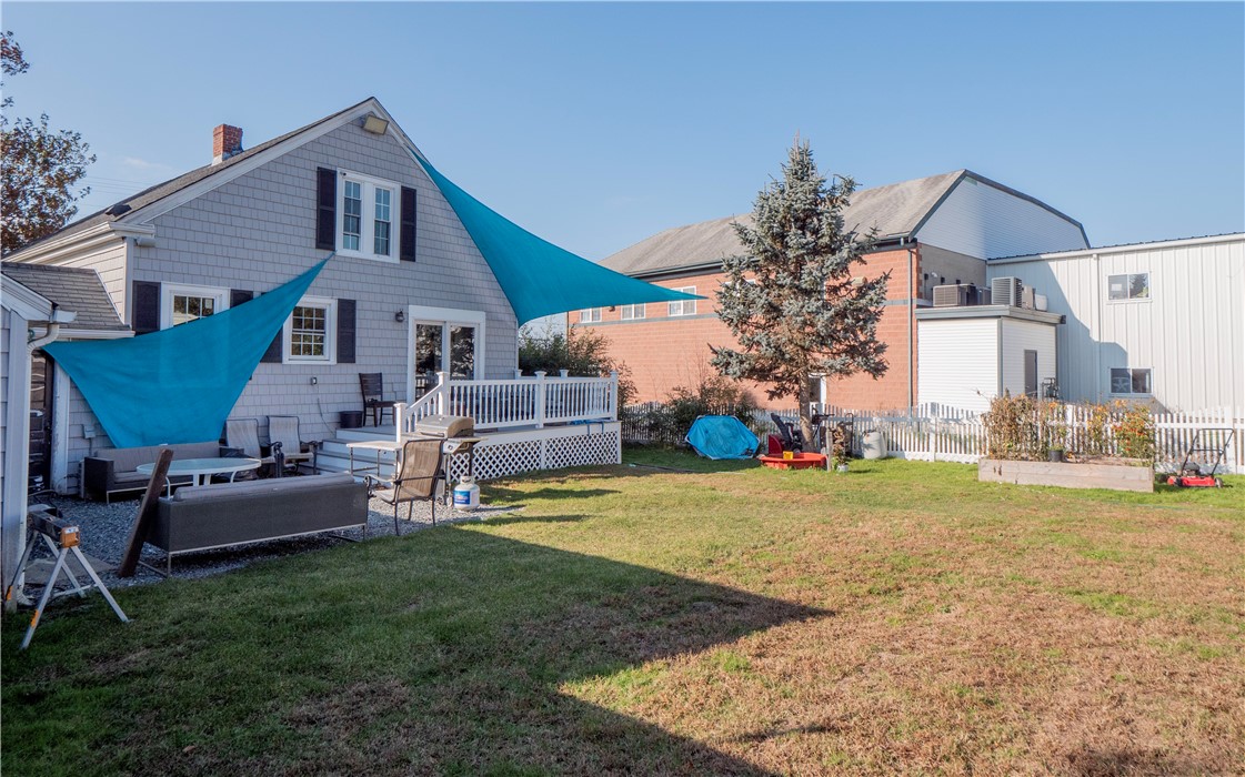 999 Aquidneck Avenue