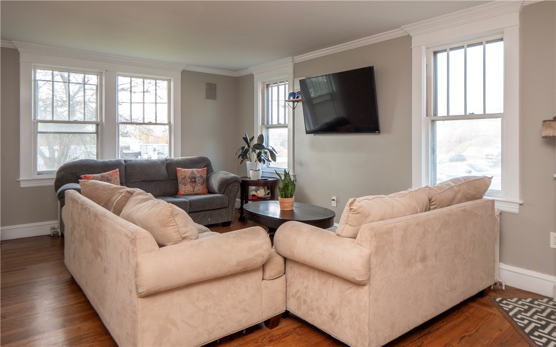 999 Aquidneck Avenue