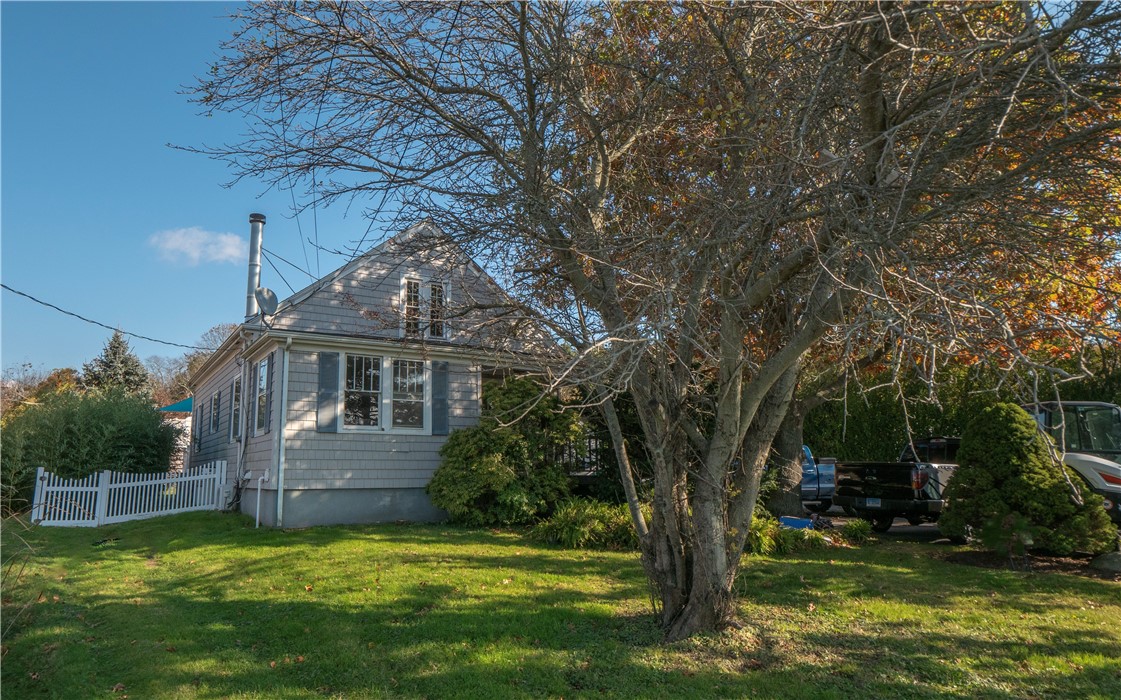 999 Aquidneck Avenue