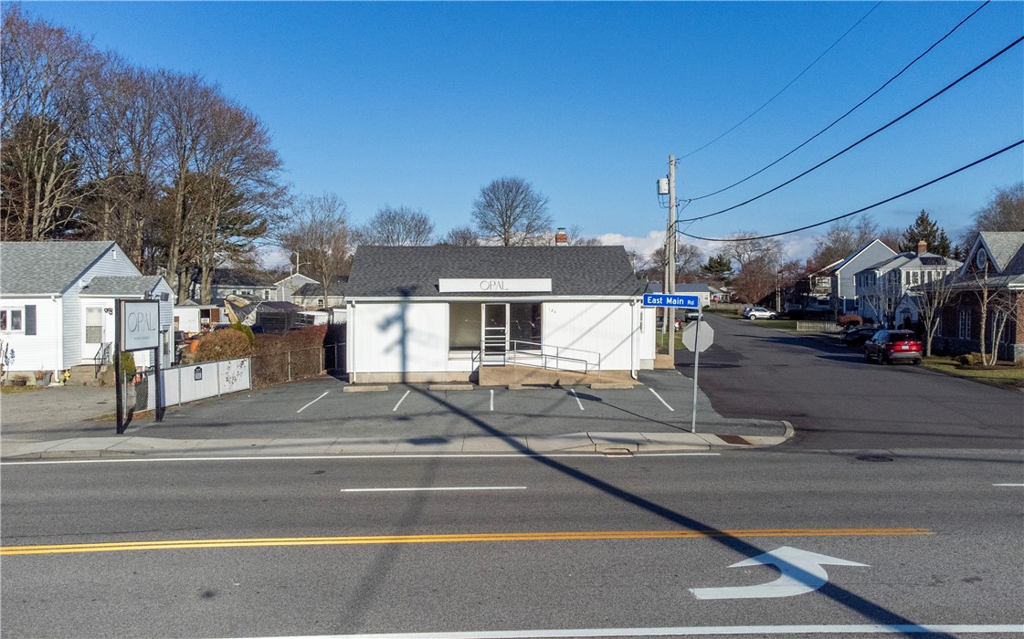 124 East Main Road