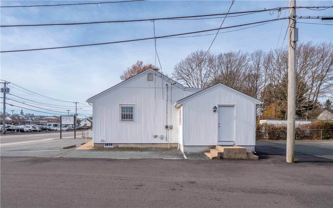124 East Main Road