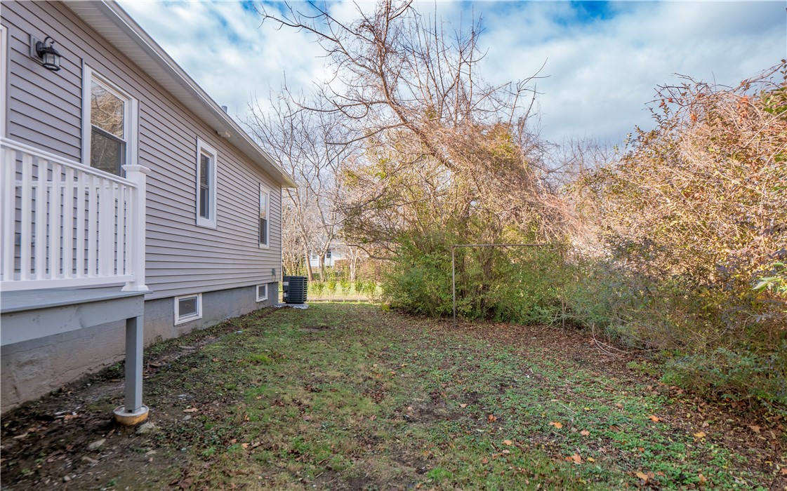 592 Green End Avenue