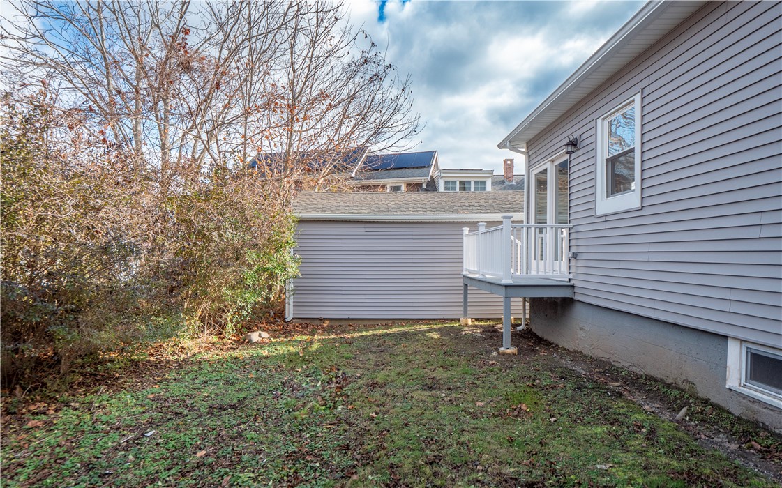 592 Green End Avenue