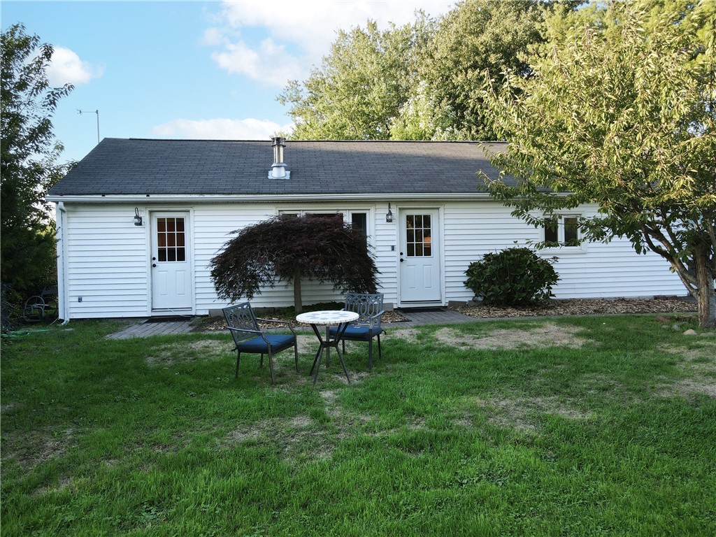 543 Aquidneck Avenue A