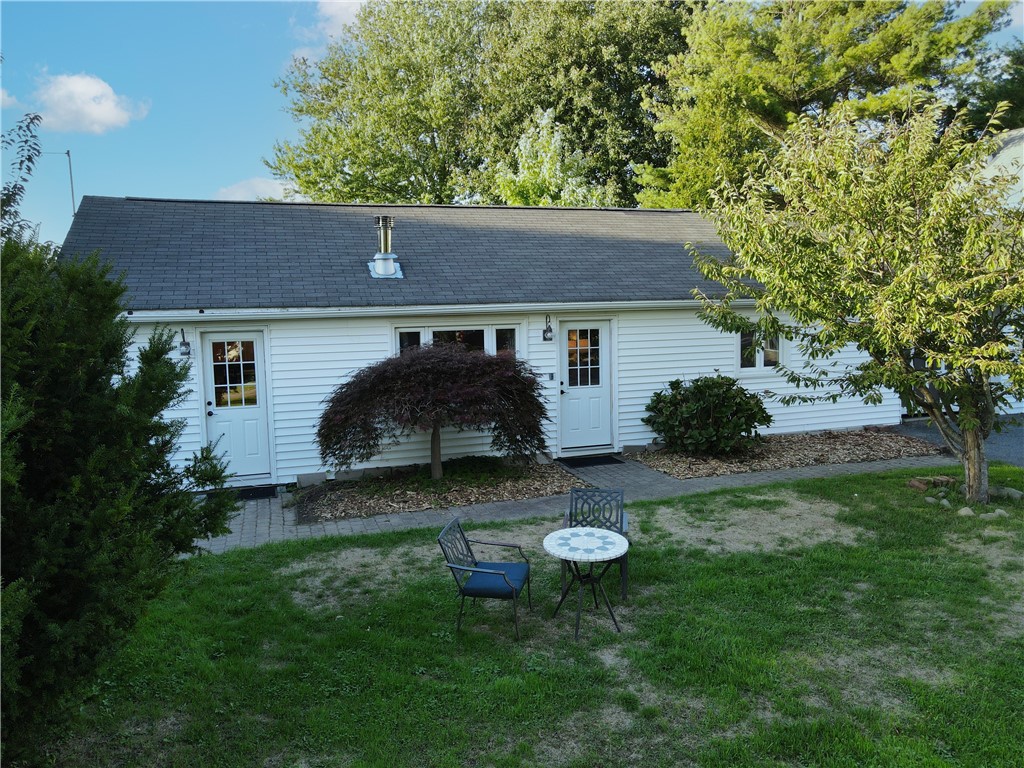 543 Aquidneck Avenue A