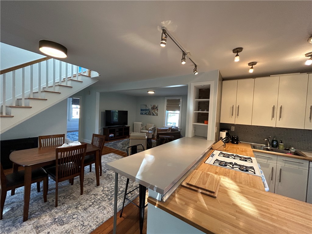 8 Friendship Street B
