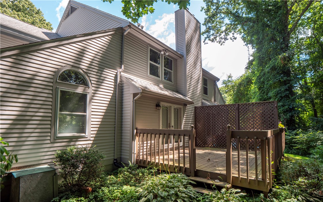 5570 Post Road 3