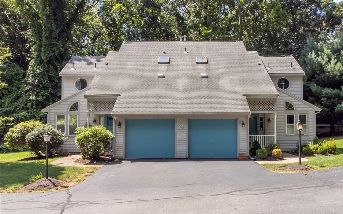5570 Post Road 3