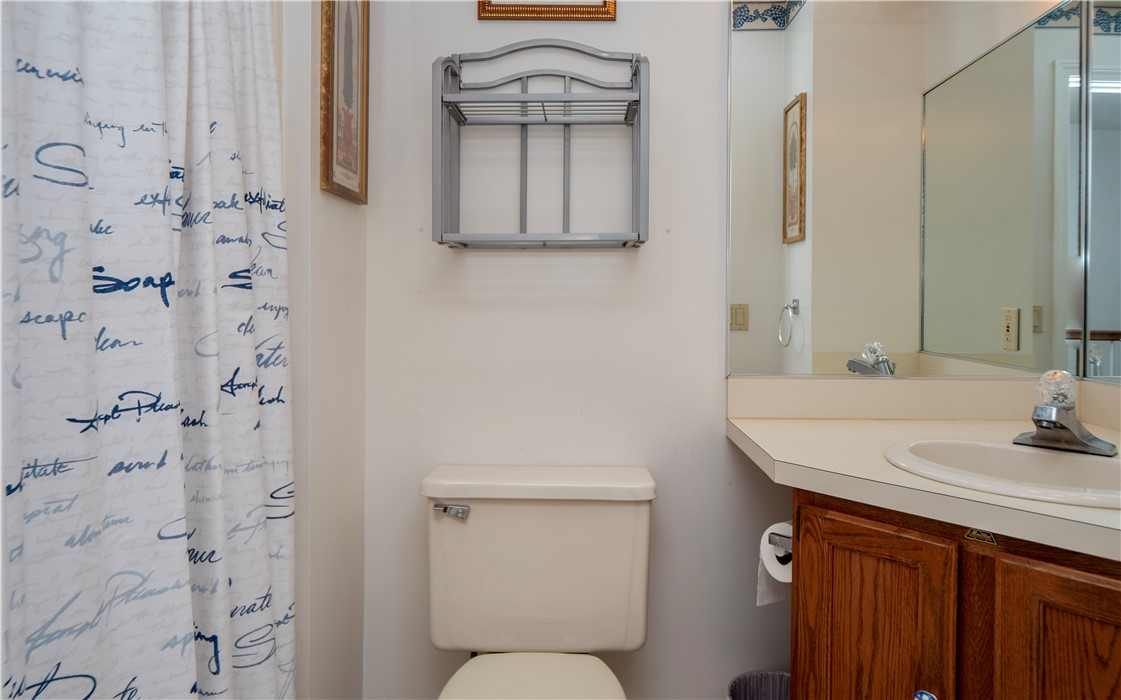5570 Post Road 3