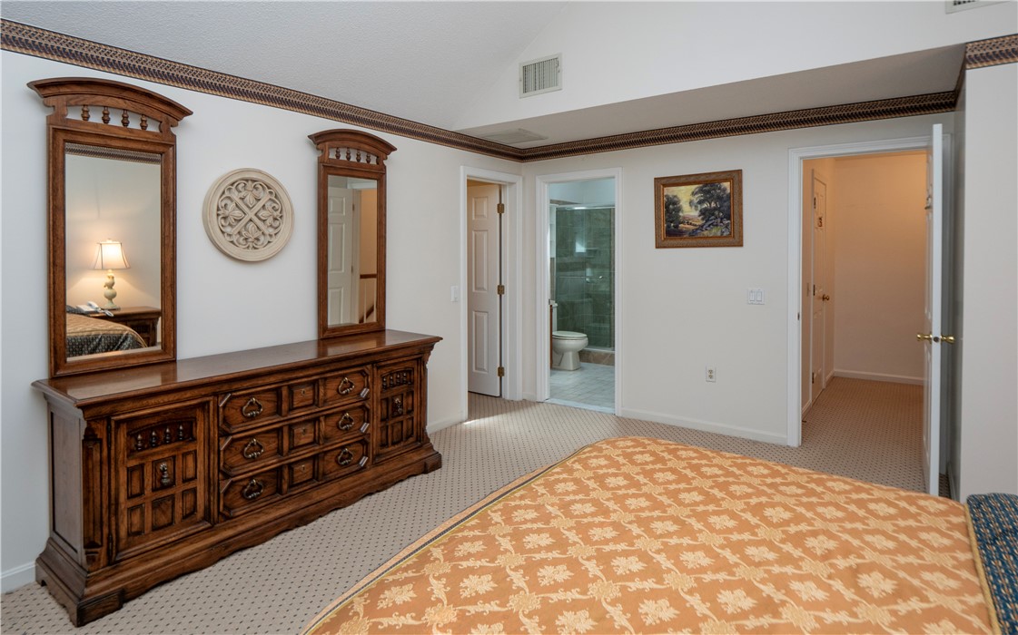 5570 Post Road 3