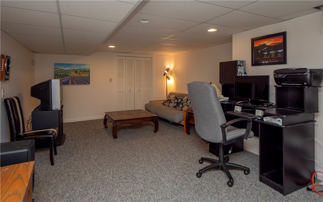 5570 Post Road 3