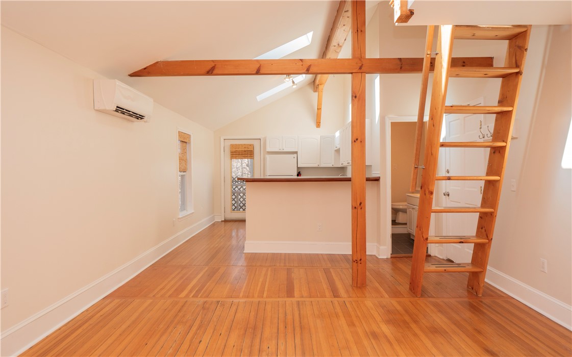8 Pleasant Street 2E