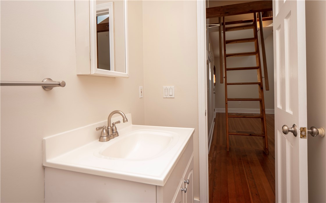 8 Pleasant Street 2E