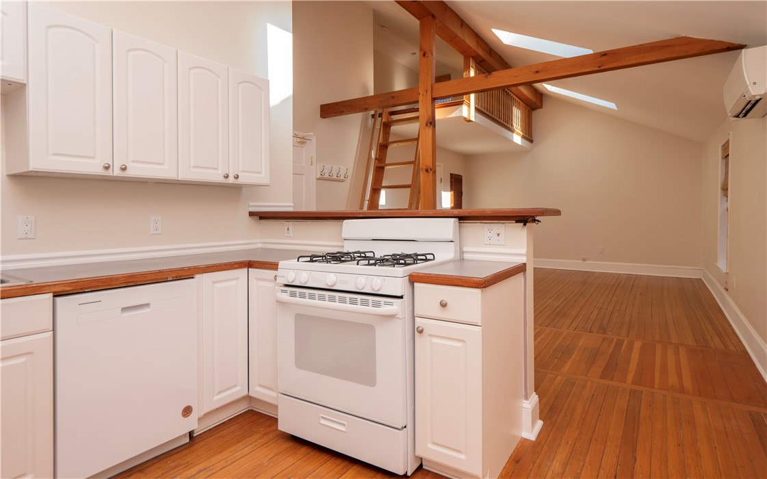 8 Pleasant Street 2E