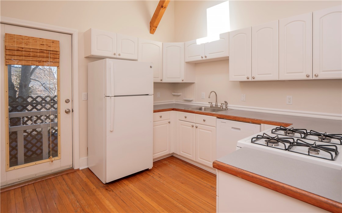 8 Pleasant Street 2E