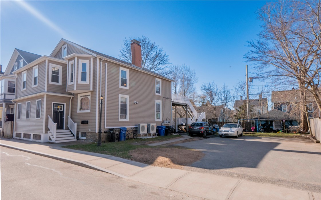 8 Pleasant Street 2W