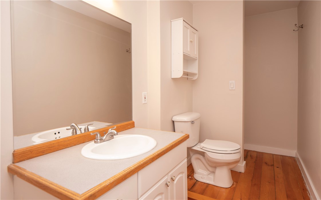 8 Pleasant Street 2W