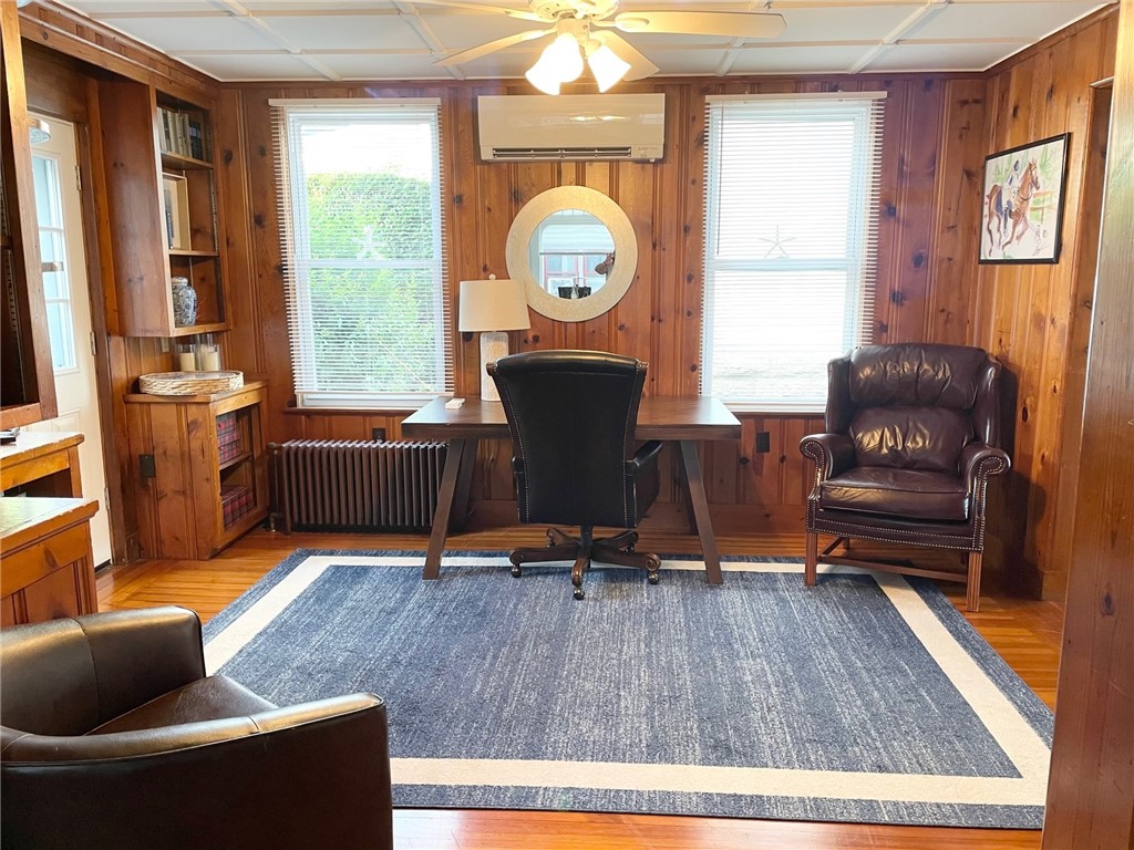 30 Narragansett Avenue