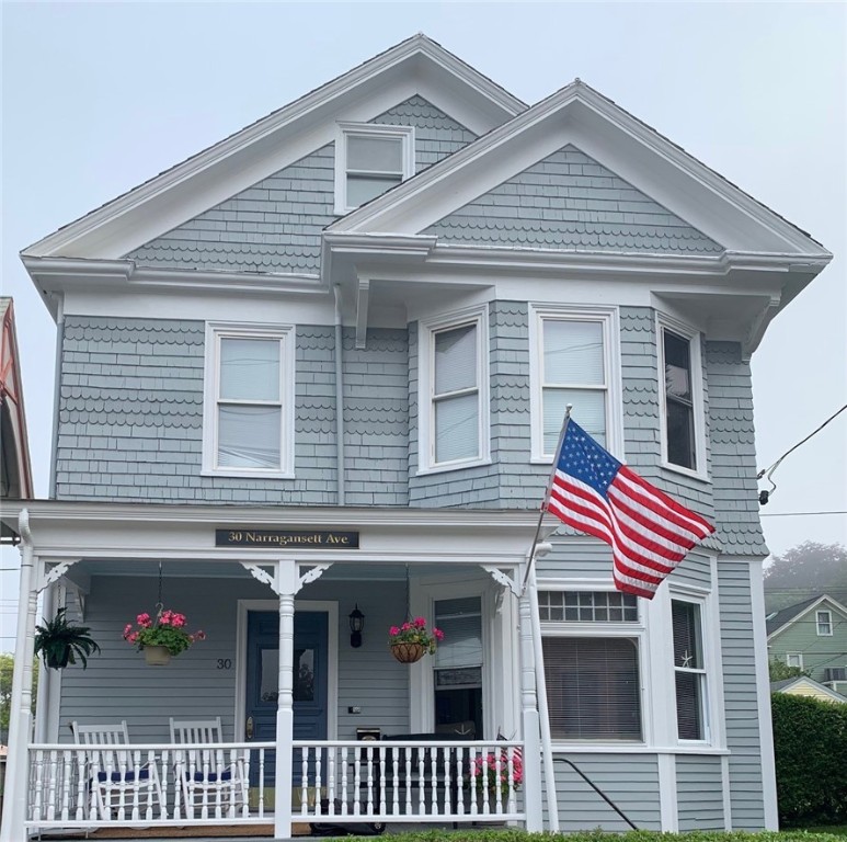 30 Narragansett Avenue