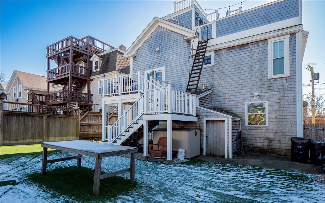 18 Lee Avenue 1