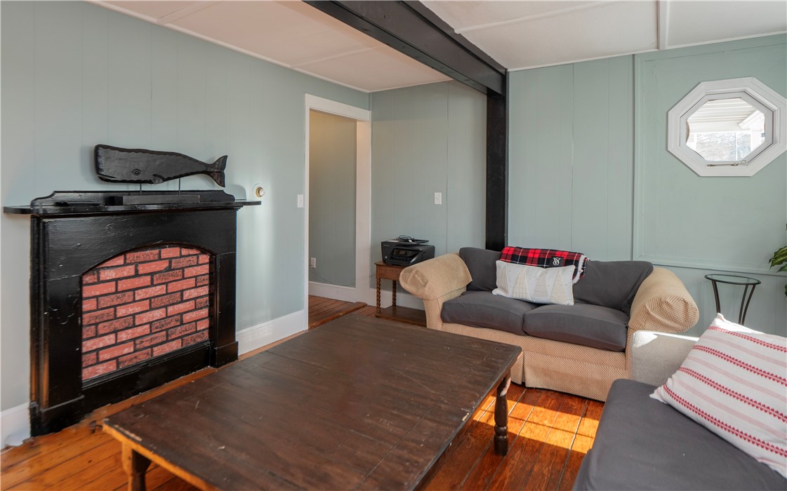18 Lee Avenue 1