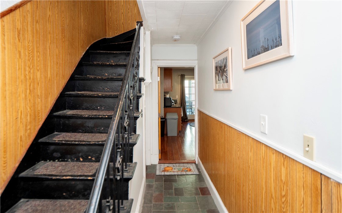 18 Lee Avenue 1