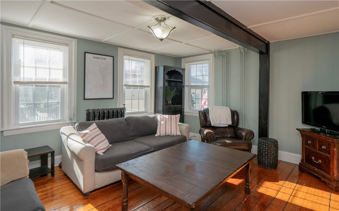 18 Lee Avenue 1
