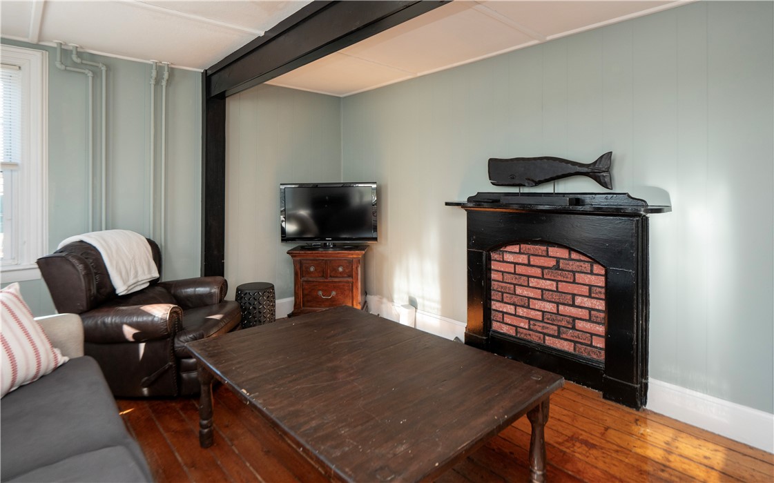 18 Lee Avenue 1