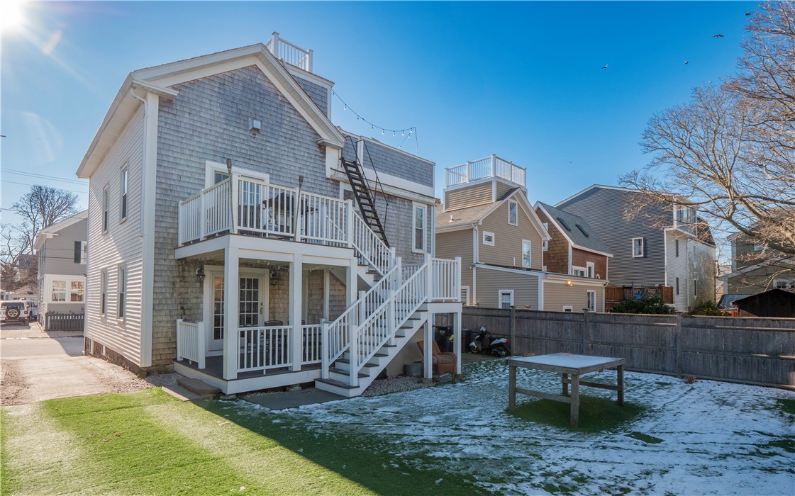 18 Lee Avenue 1