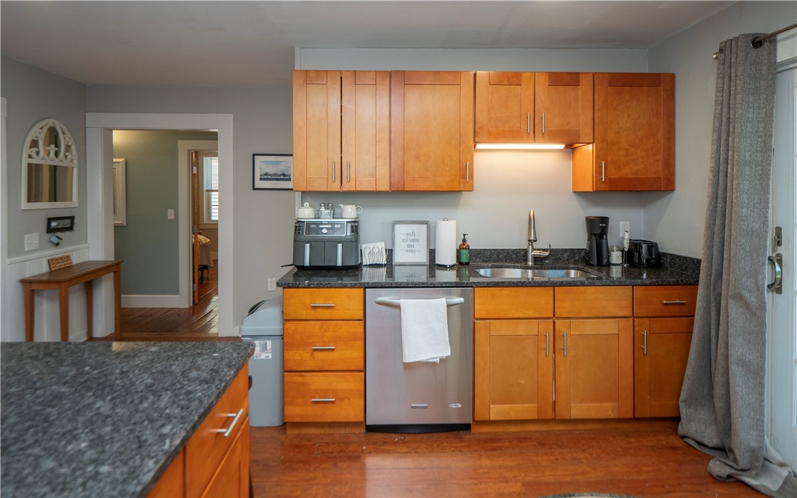 18 Lee Avenue 1