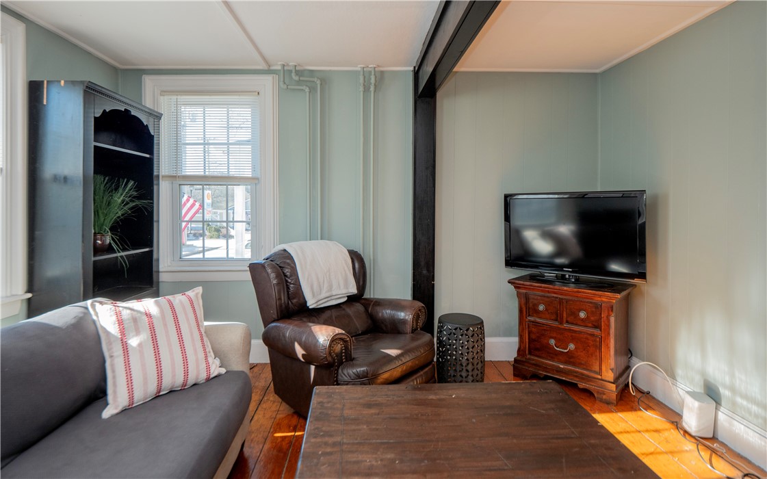 18 Lee Avenue 1