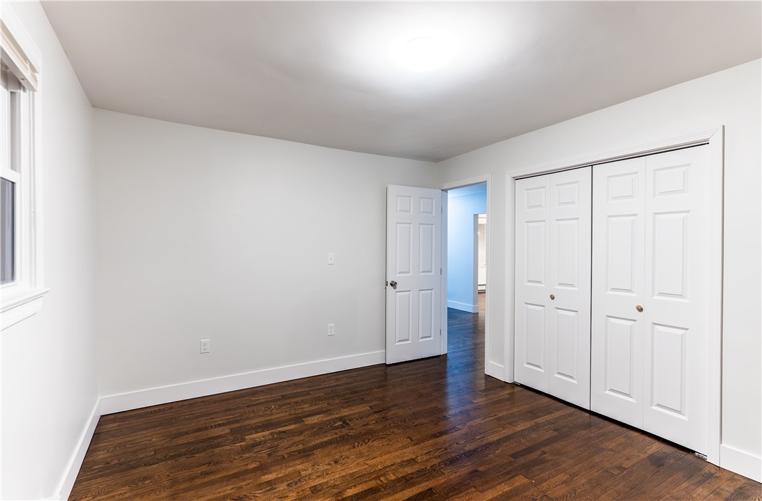 1560 West Main Road