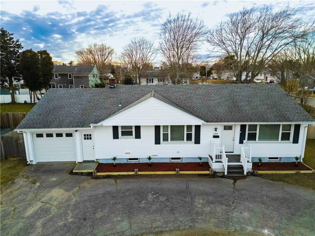 1560 West Main Road