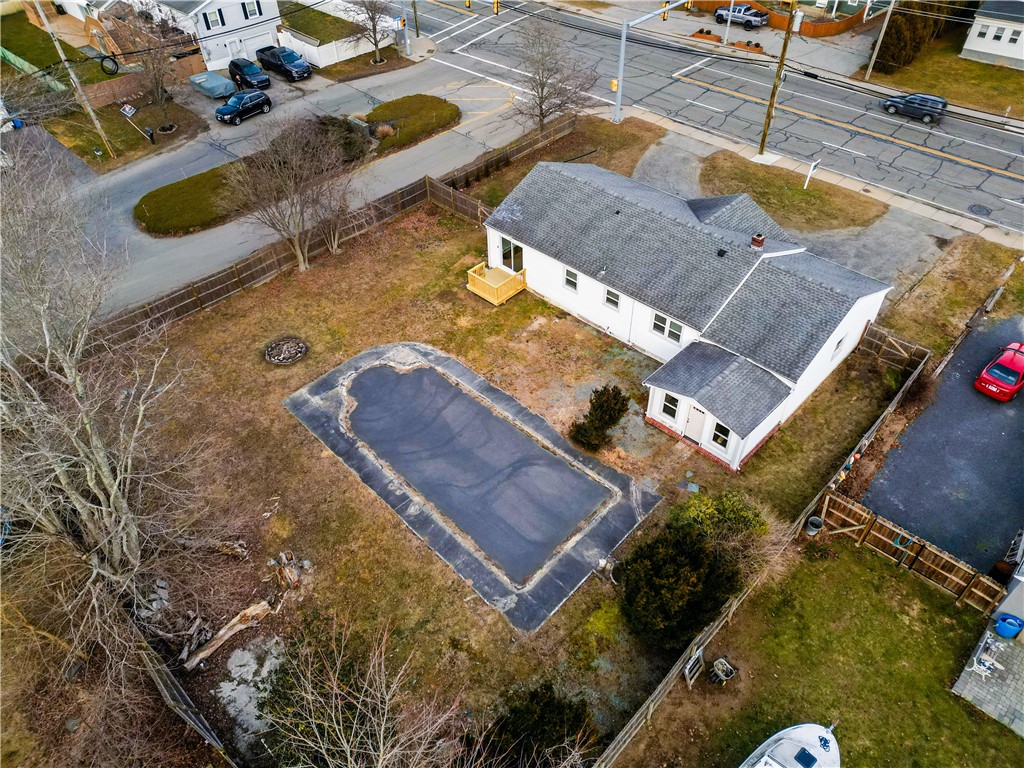 1560 West Main Road