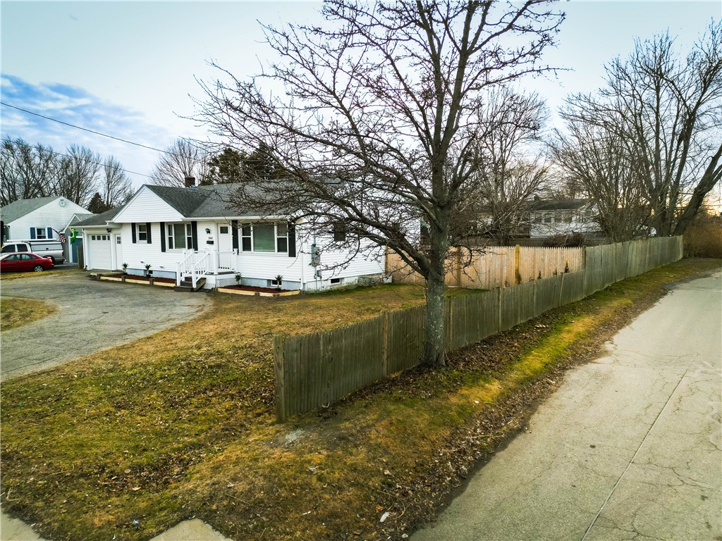 1560 West Main Road