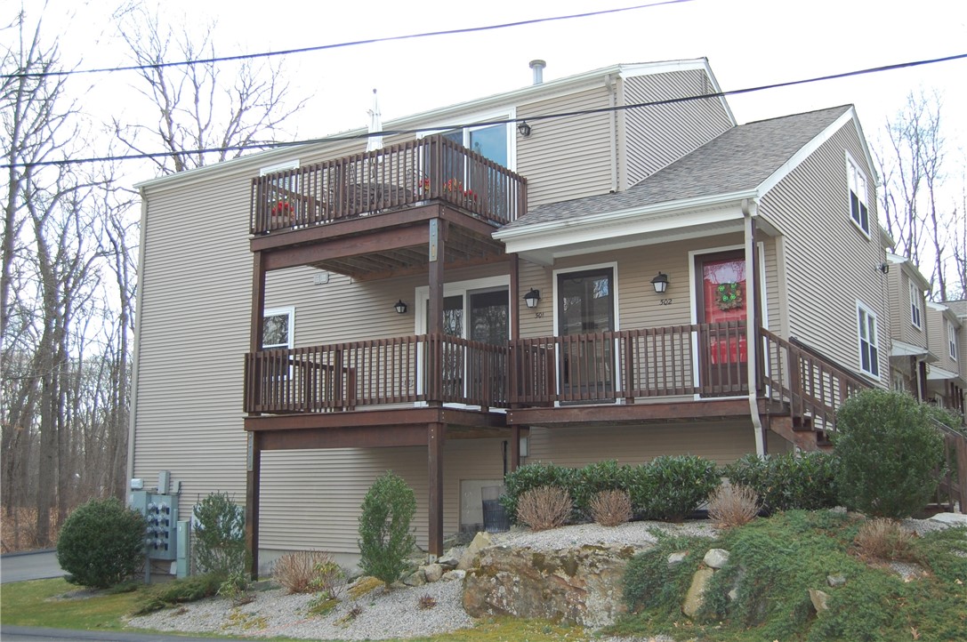 351 New London Avenue 501
