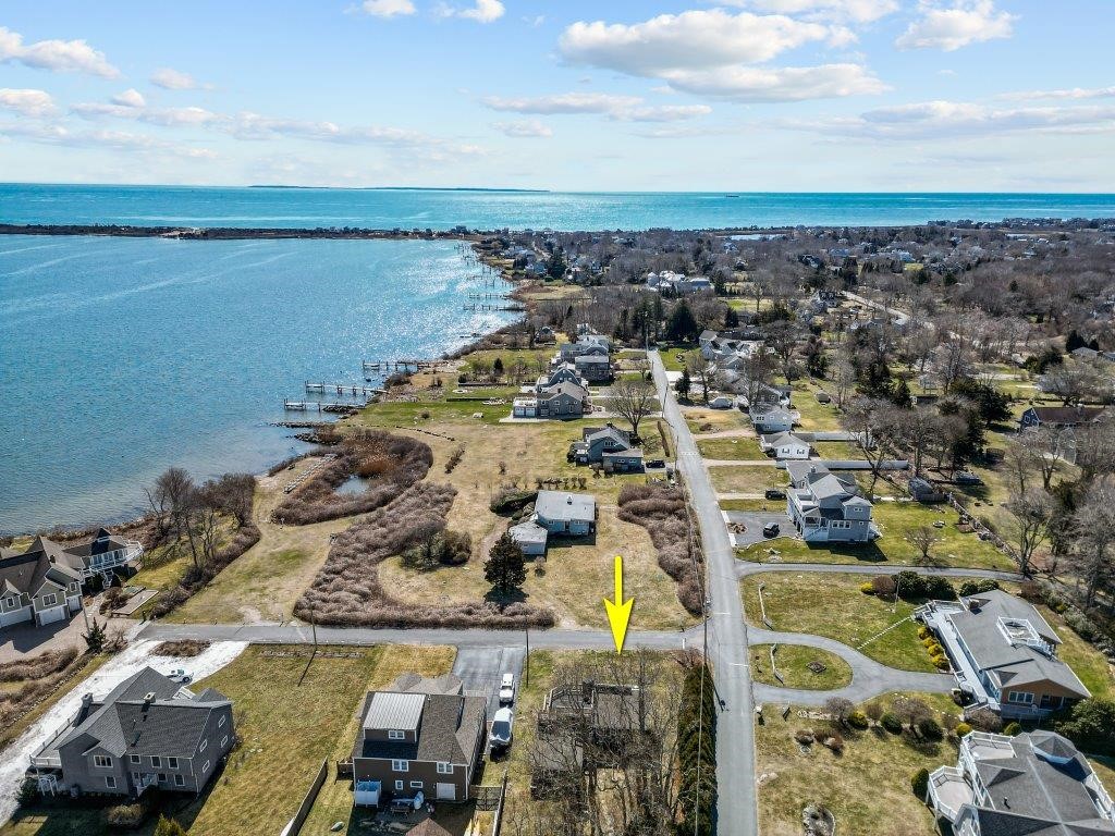4 Lagoon Avenue